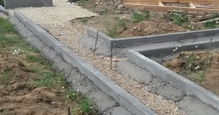 Установка бордюров для плитки в Сланцах в октябре