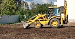 Выравнивание рельефа в Сланцах в октябре