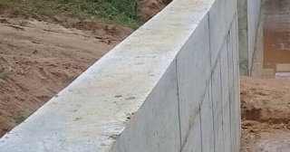Строительство подпорной стенки из бетона в Сланцах в октябре